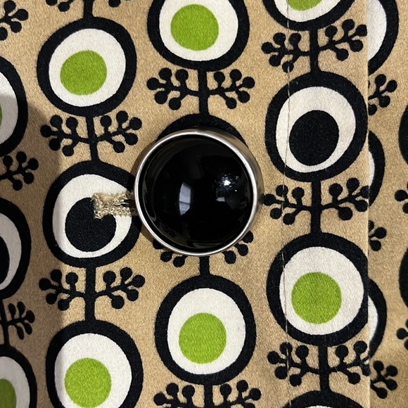 Oversized jacket with big buttons. I used to call it my “olive” jacket. - Picture 4 of 6